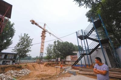       北京一在建楼盘开发商被指跑路 警方介入调查      